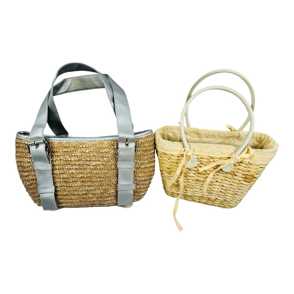 2 Straw Bags, tote bags, beach bags, vacation bags. no Brand